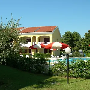 https://villaggio-borgo-dellulivo.hotelinveneto.com